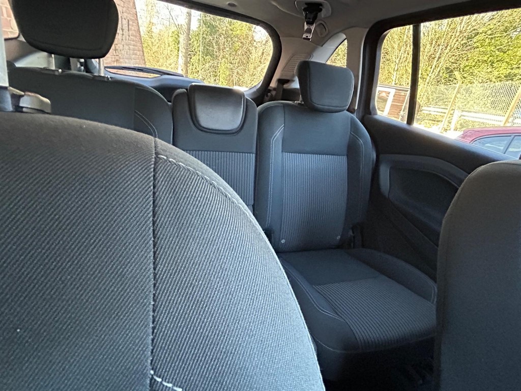 Used Ford Grand C-Max 2013 for sale - 76608881: Photo 16