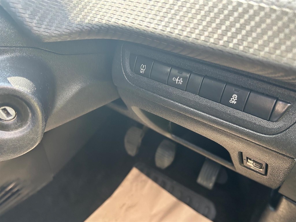 Used Peugeot 2008 2014 for sale - 76608888: Photo 23