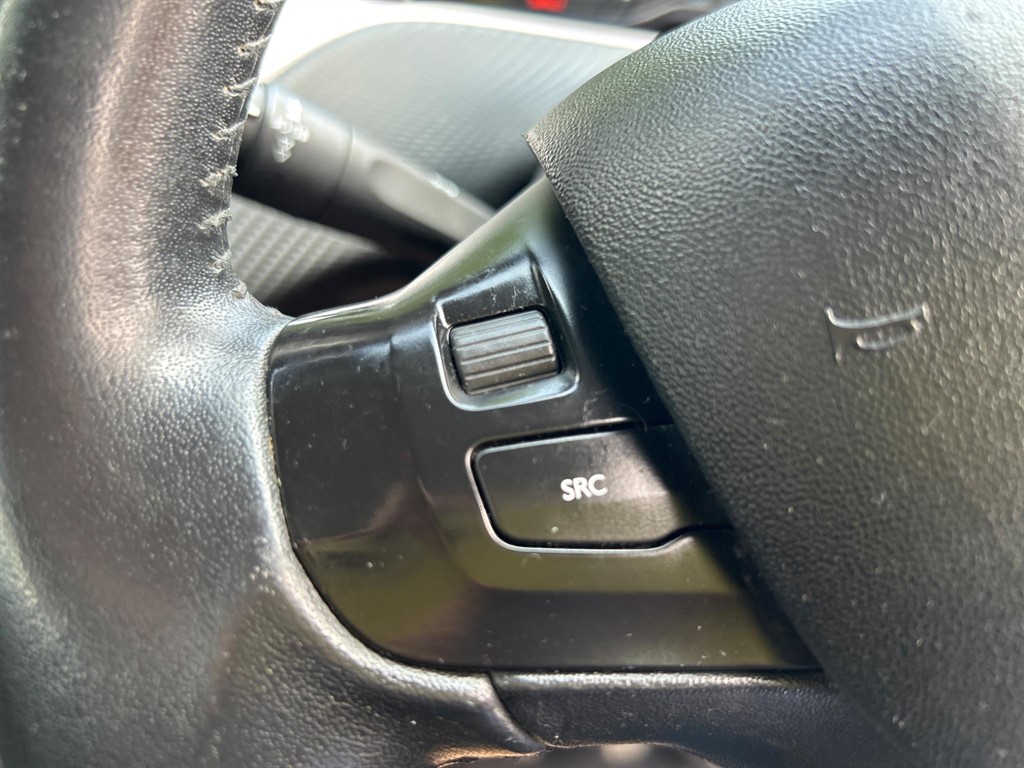 Used Peugeot 2008 2014 for sale - 76608888: Photo 26