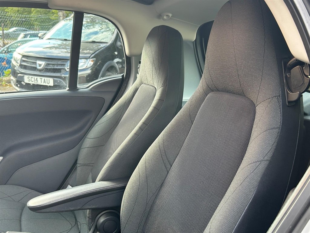 Used smart fortwo 2013 for sale - 76608886: Photo 9