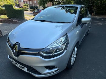 Used Renault Clio 2018 for sale - 79684385: Photo