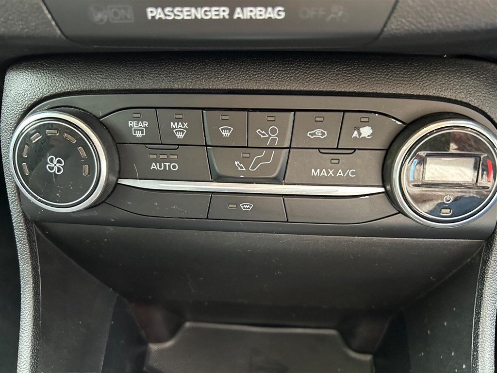 Used Ford Fiesta 2019 for sale - 76608880: Photo 12