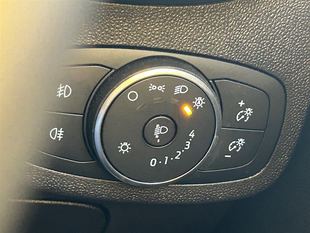 Used Ford Fiesta 2018 for sale - 76608890: Photo 19