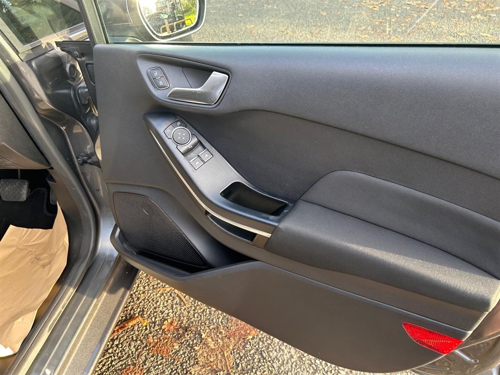 Used Ford Fiesta 2018 for sale - 76608890: Photo 23