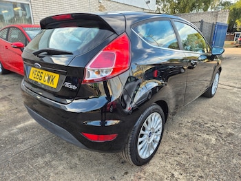 Used Ford Fiesta 2016 for sale - 75902752: Photo