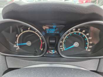 2013 (63) - 1.25 82 Zetec 5dr