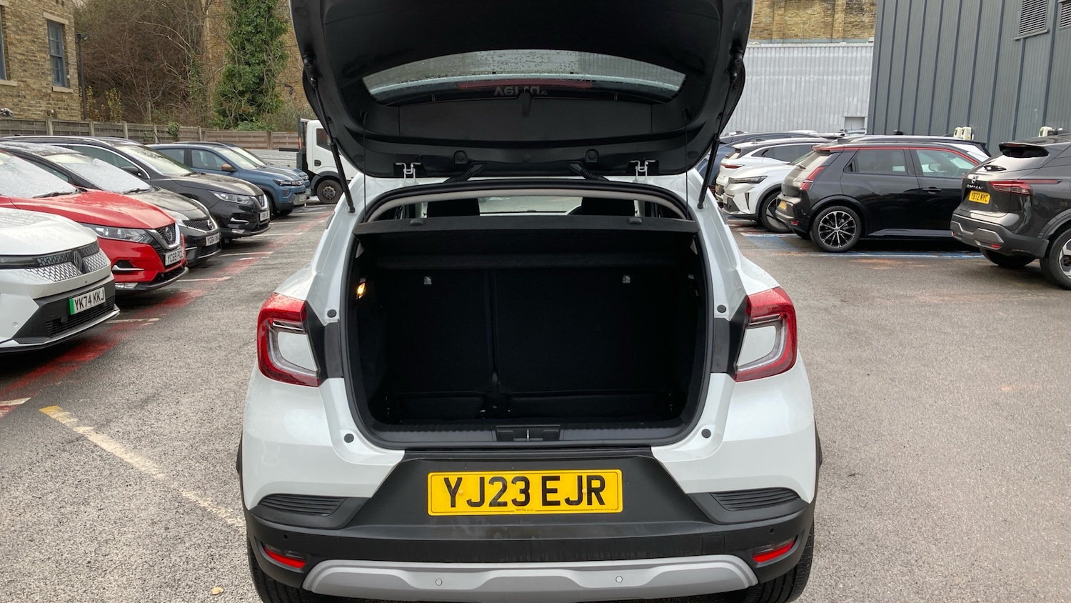 Used Renault Captur 2023 for sale - 77363981: Photo 4