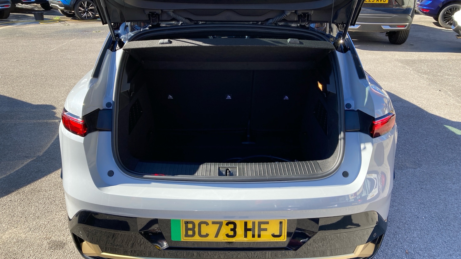 Used Renault Megane E Tech 2024 for sale - 76205416: Photo 4