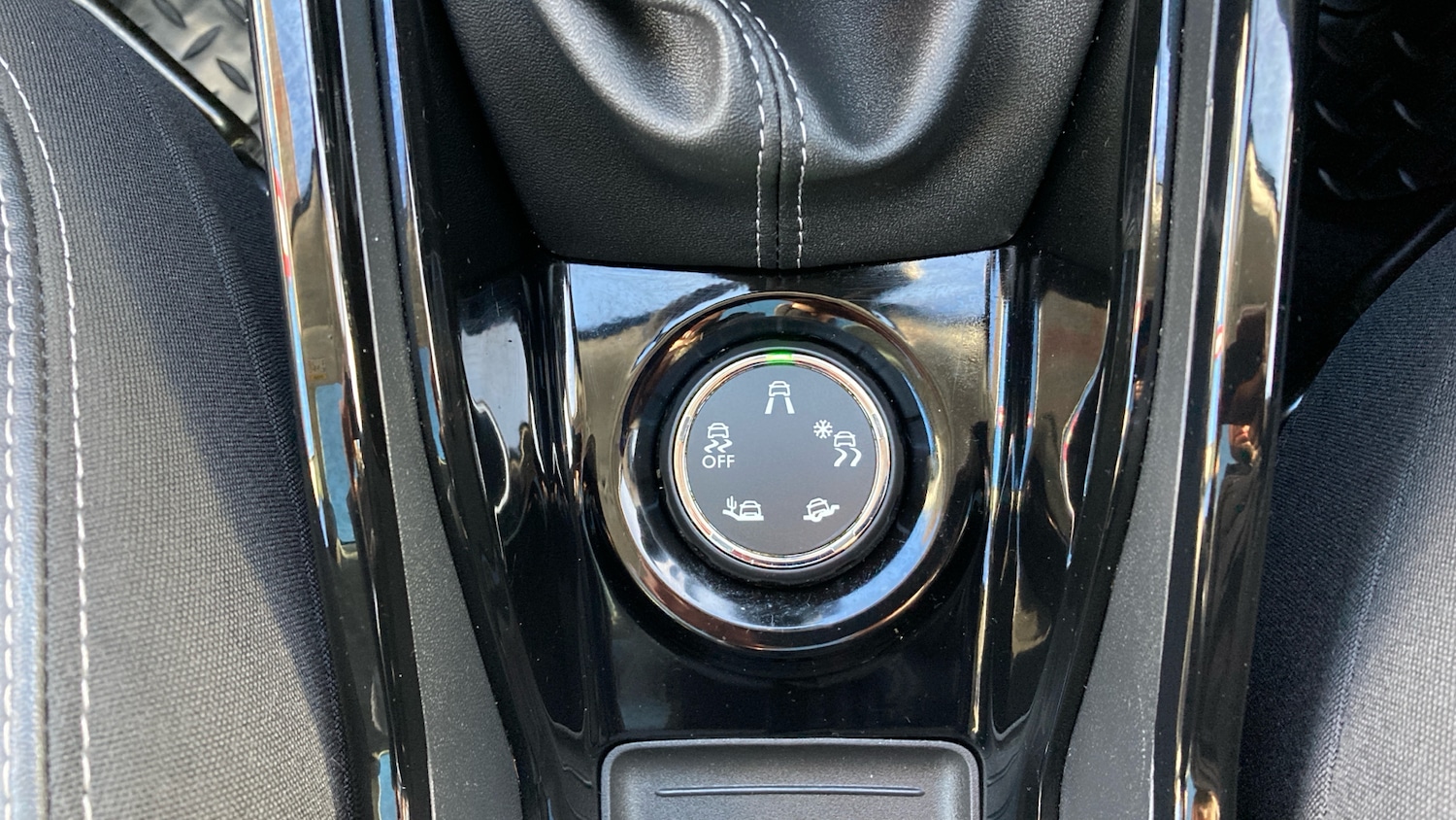 Used Peugeot 2008 2019 for sale - 76719157: Photo 25