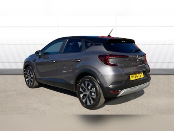 Used Renault Captur 2024 for sale - 75995688: Photo