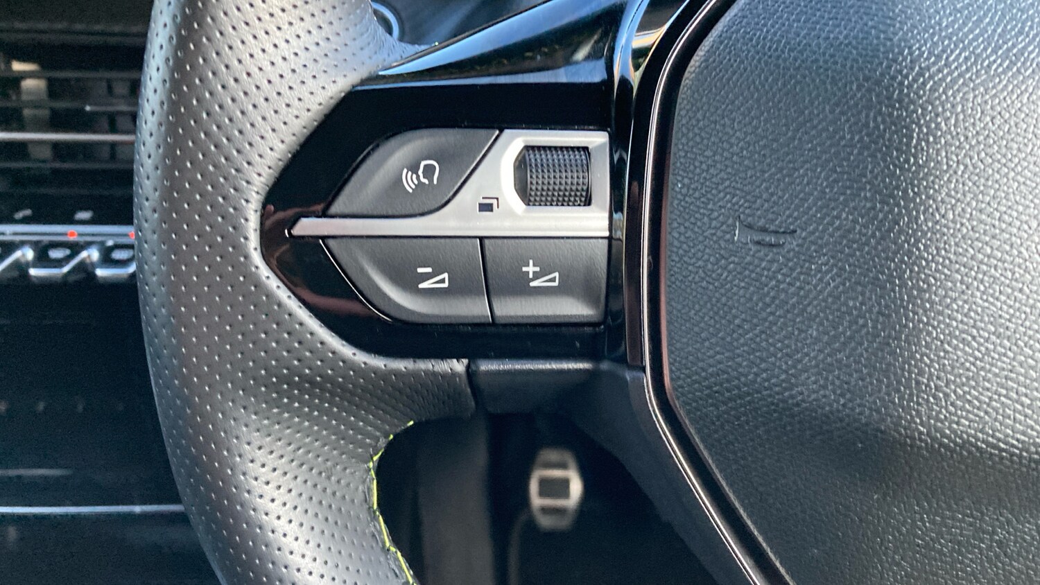 Used Peugeot 2008 2022 for sale - 76831527: Photo 28