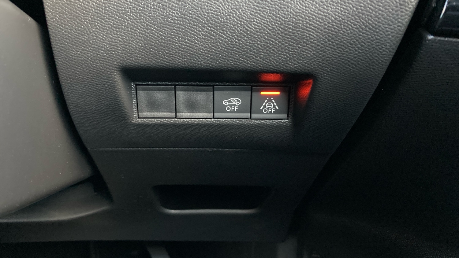 Used Peugeot 2008 2022 for sale - 76831527: Photo 31