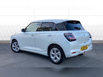 Used Suzuki Swift 2024 for sale - 76401916: Photo