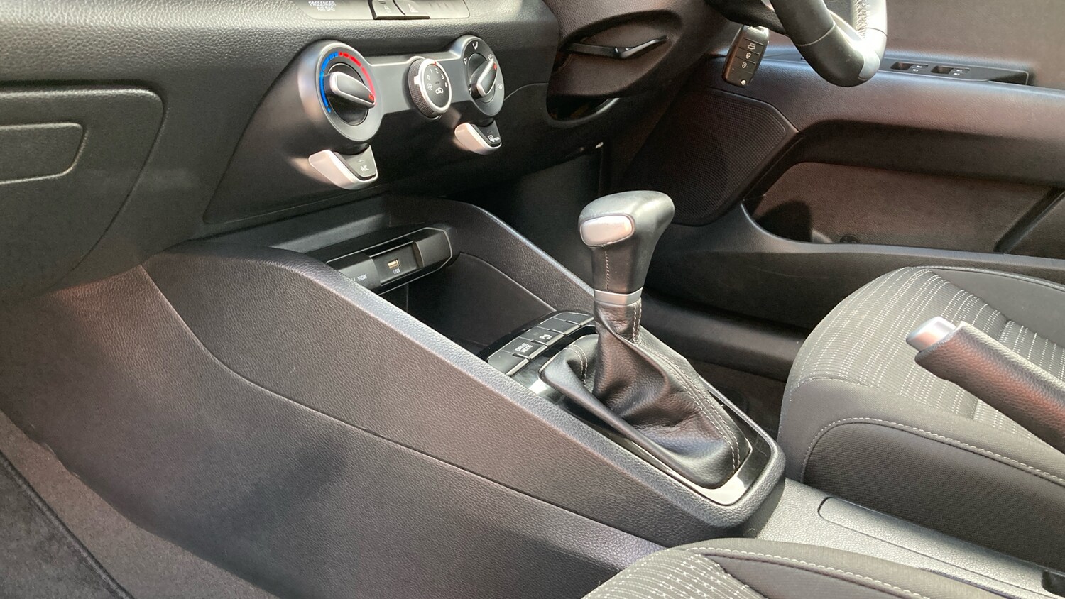 Used Kia Stonic 2022 for sale - 77689132: Photo 13