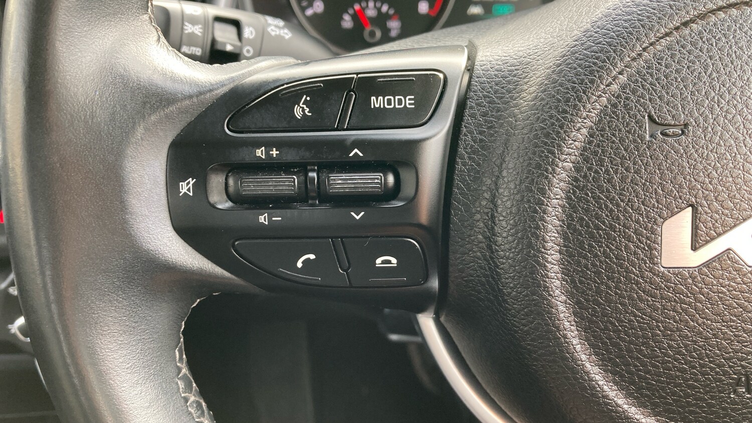 Used Kia Stonic 2022 for sale - 77689132: Photo 25