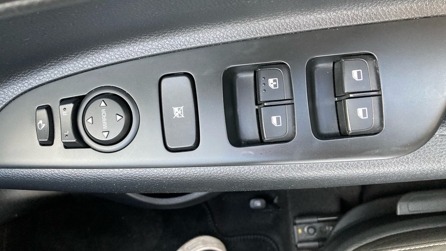 Used Kia Stonic 2022 for sale - 77689132: Photo 27