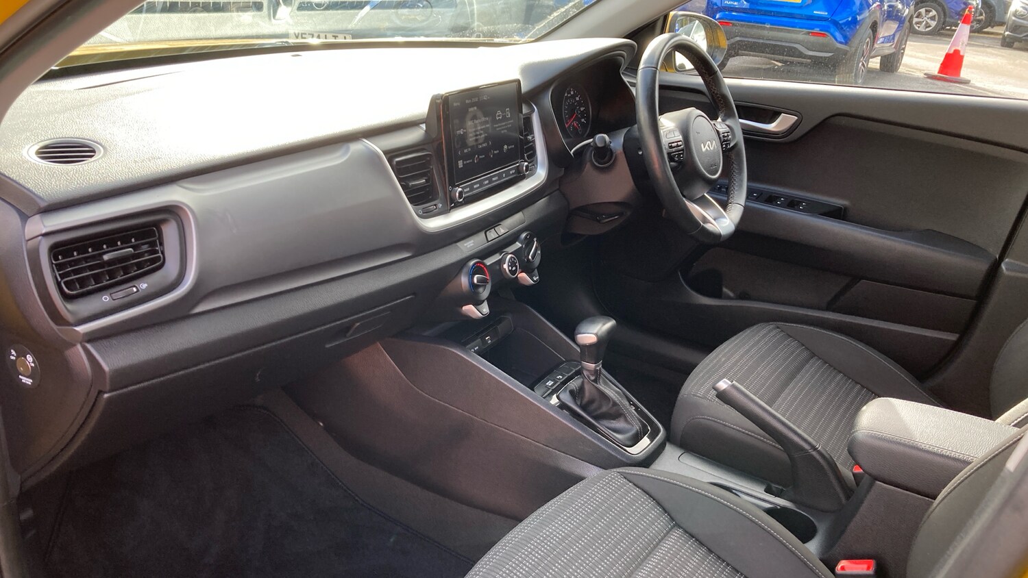 Used Kia Stonic 2022 for sale - 77689132: Photo 9