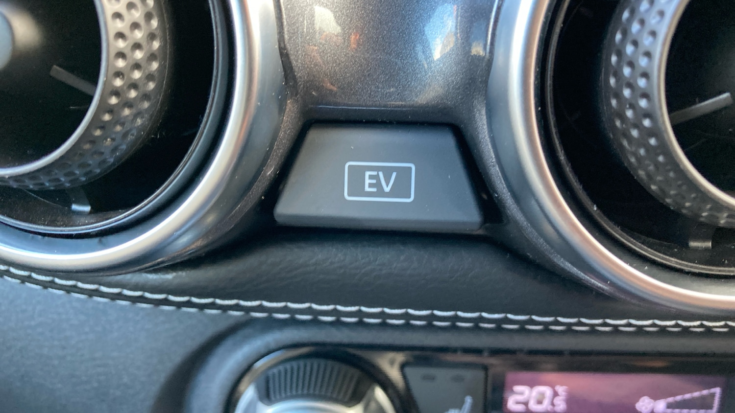 Used Nissan Juke 2023 for sale - 76037488: Photo 40