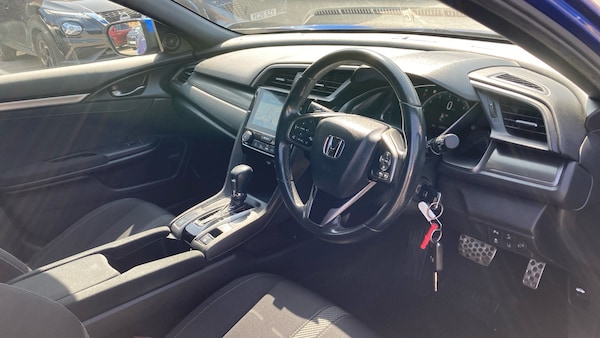 Used Honda Civic 2018 for sale - 76284459: Photo 11