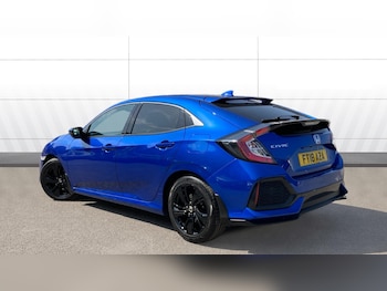 Used Honda Civic 2018 for sale - 76284459: Photo 2