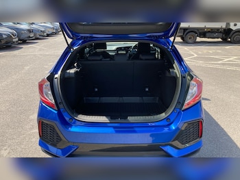 Used Honda Civic 2018 for sale - 76284459: Photo 4