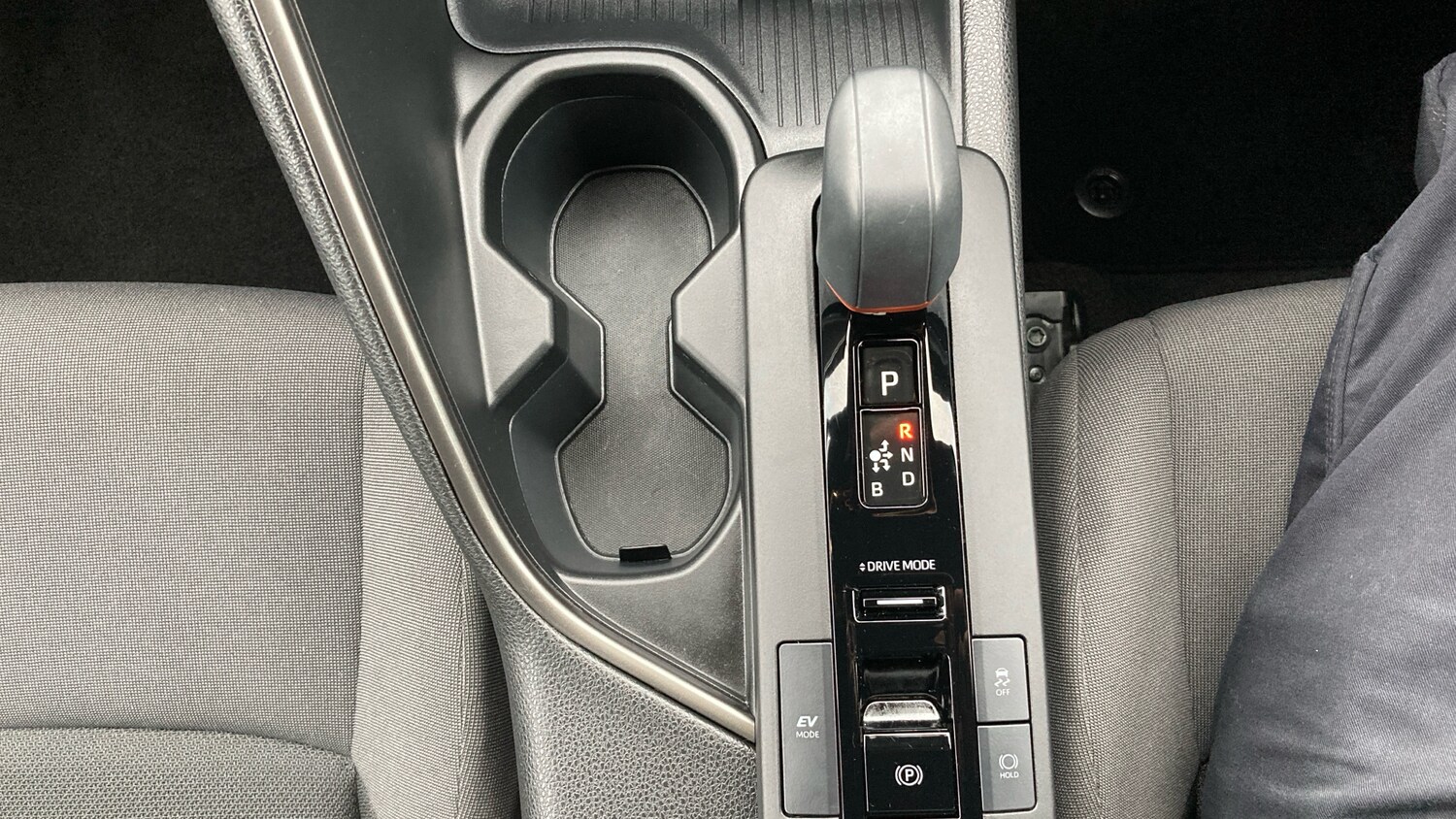 Used Toyota C-HR 2024 for sale - 77902298: Photo 27