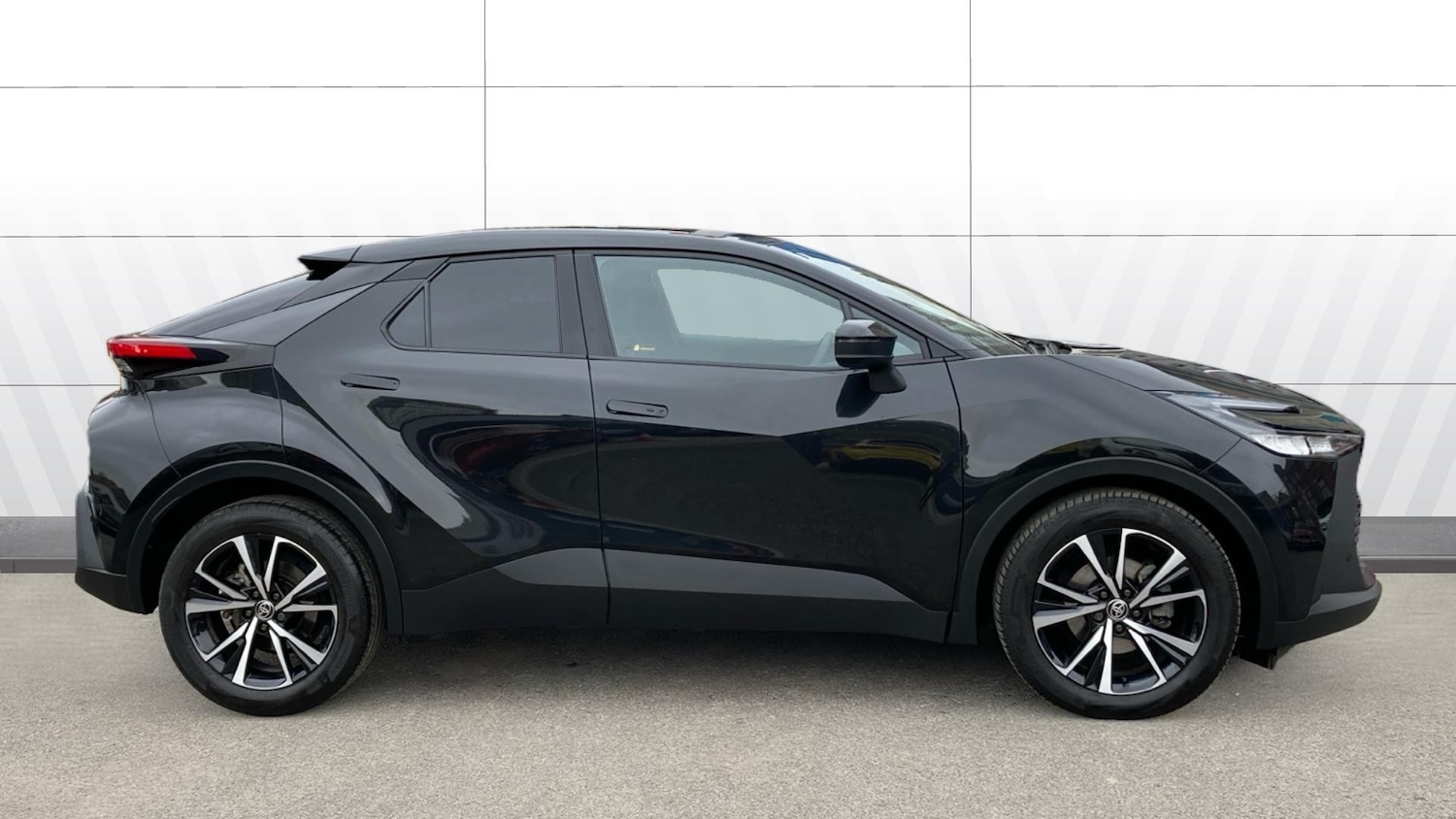 Used Toyota C-HR 2024 for sale - 77902298: Photo 5