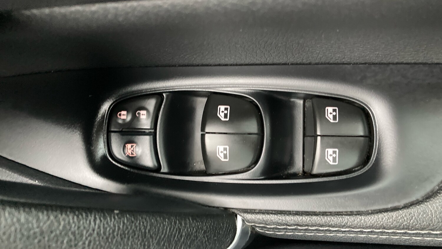 Used Nissan Qashqai 2017 for sale - 77578647: Photo 30