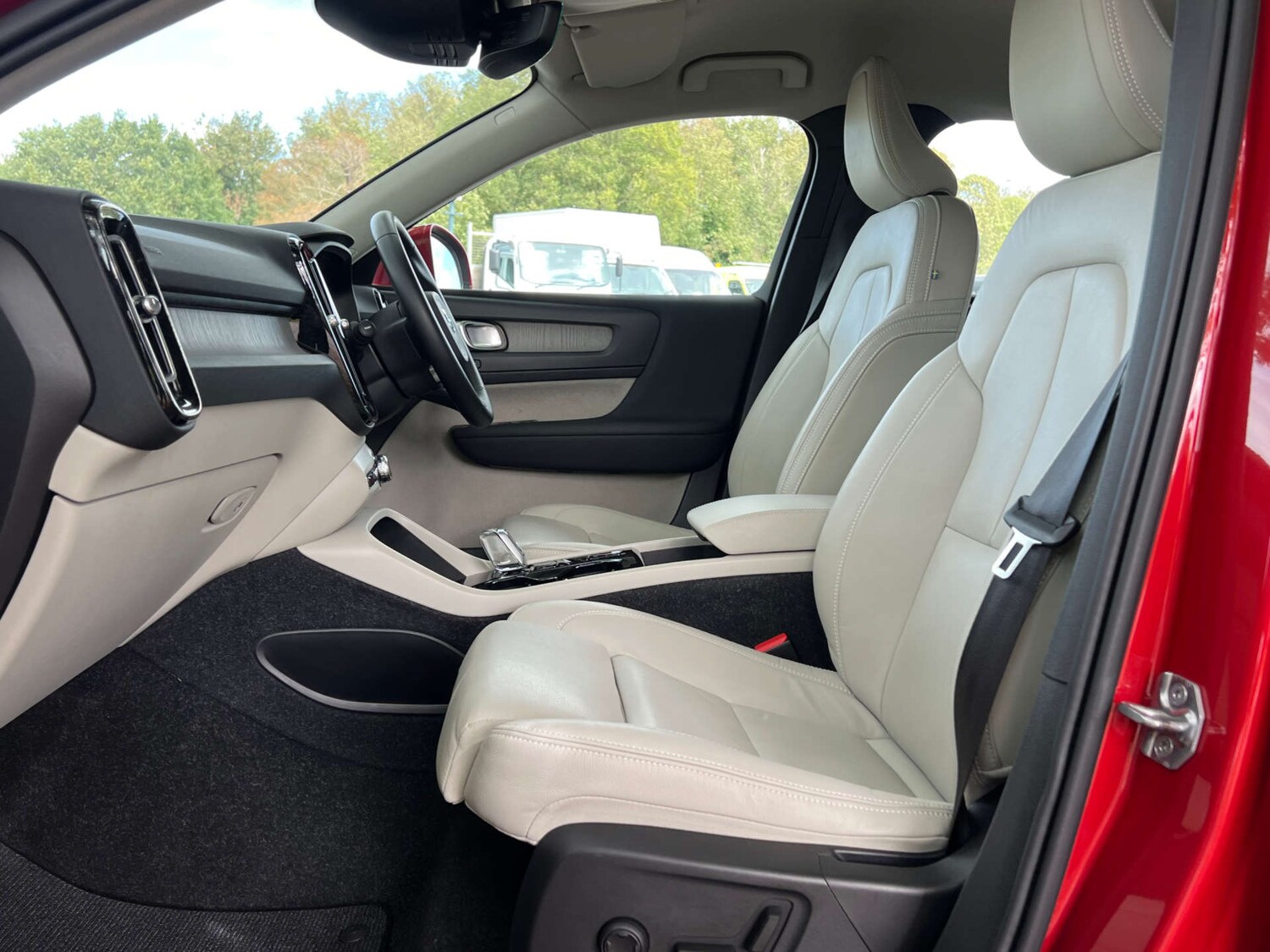 Used Volvo XC40 2020 for sale - 75933661: Photo 34