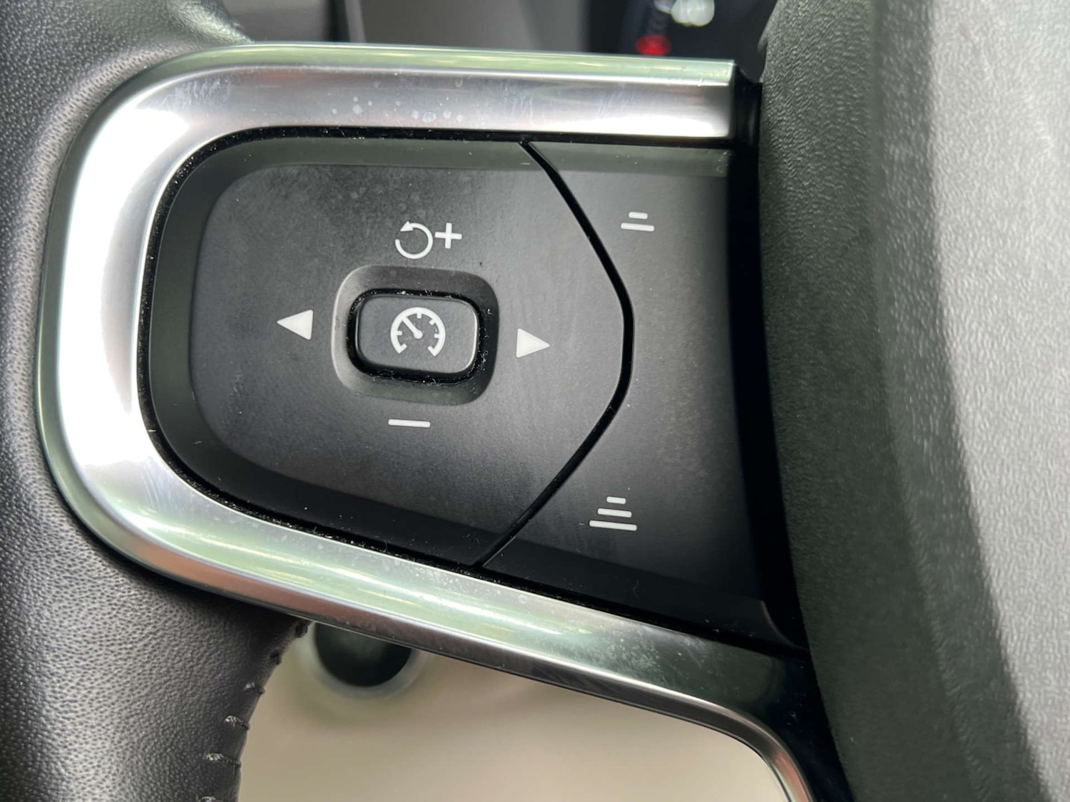 Used Volvo XC40 2020 for sale - 75933661: Photo 59