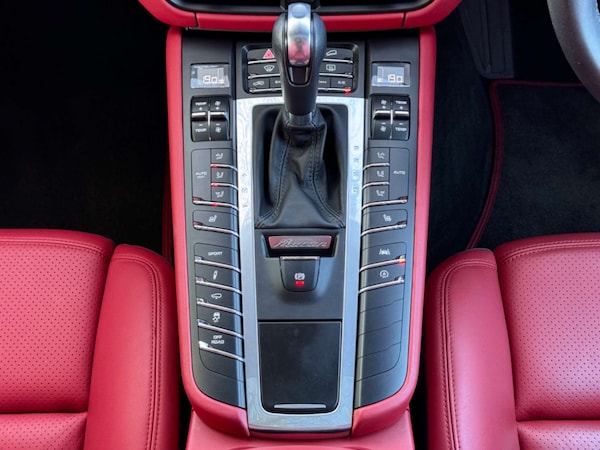 Used Porsche Macan 2021 for sale - 73900132: Photo 28