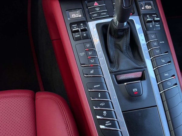 Used Porsche Macan 2021 for sale - 73900132: Photo 40