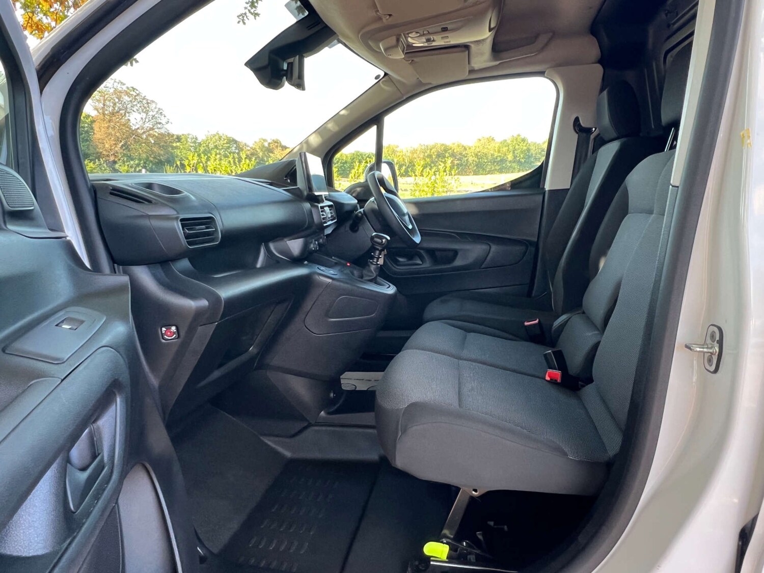 Used Peugeot Partner 2024 for sale - 76077945: Photo 28