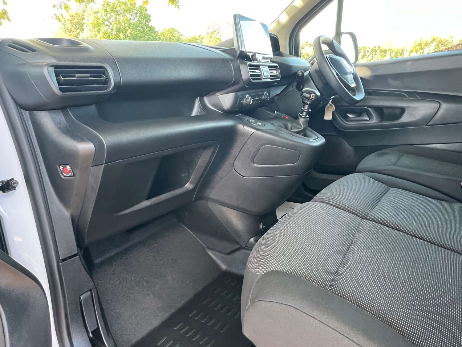 Used Peugeot Partner 2024 for sale - 76077945: Photo 35