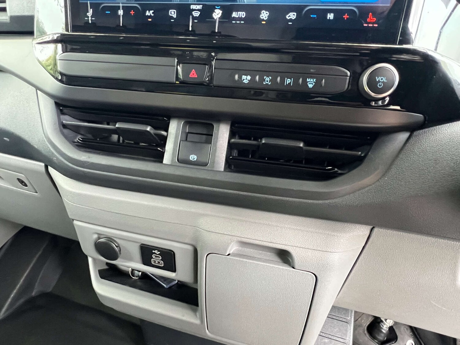 Used Ford Transit Custom 2024 for sale - 76197186: Photo 45