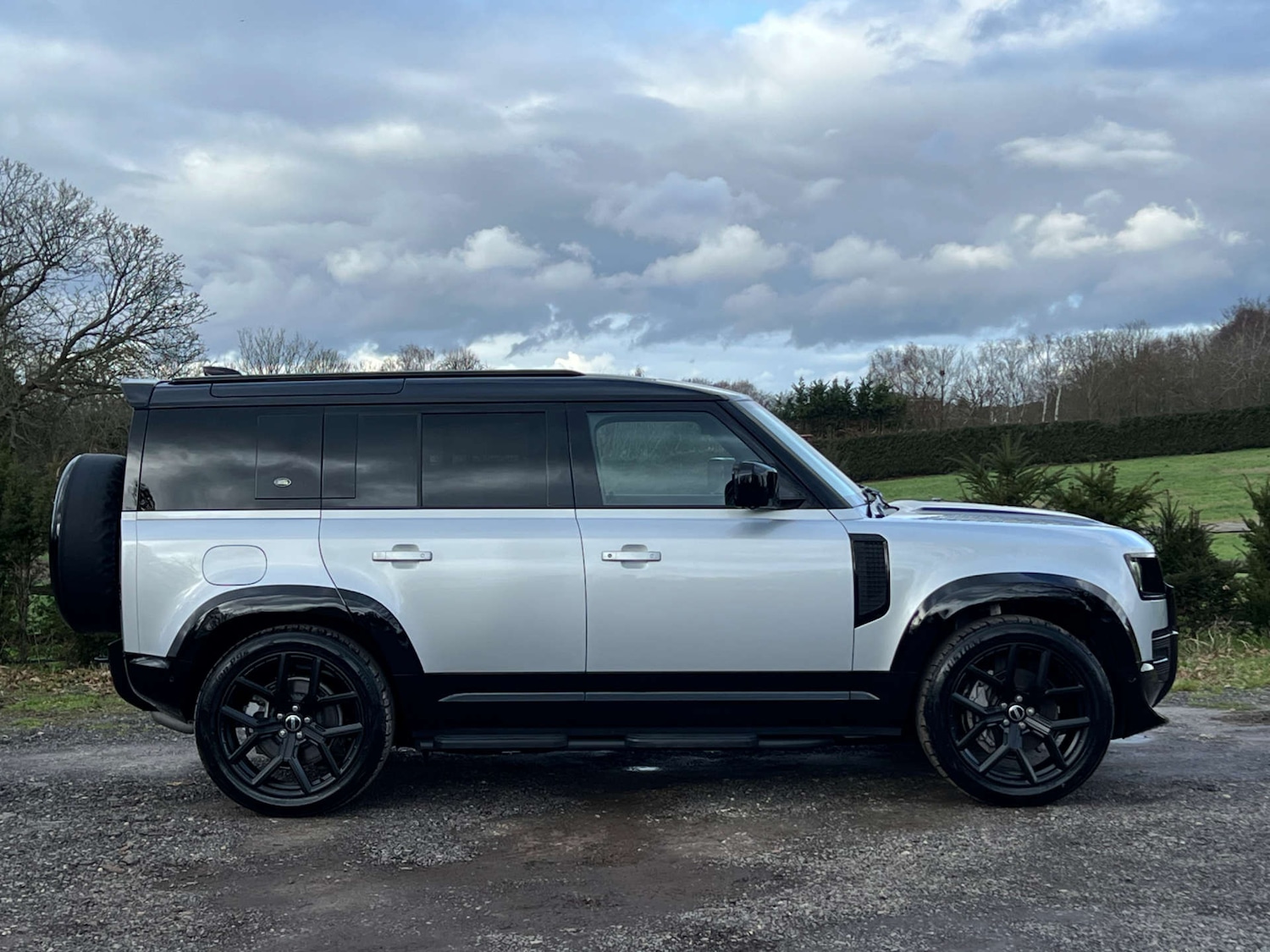 Used Land Rover Defender 2023 for sale - 77523109: Photo 4