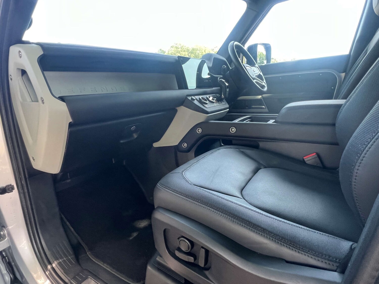 Used Land Rover Defender 2023 for sale - 77523109: Photo 47