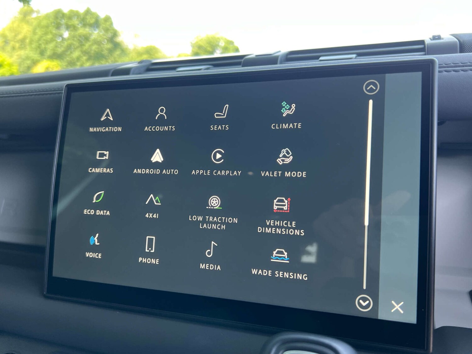 Used Land Rover Defender 2023 for sale - 77523109: Photo 64