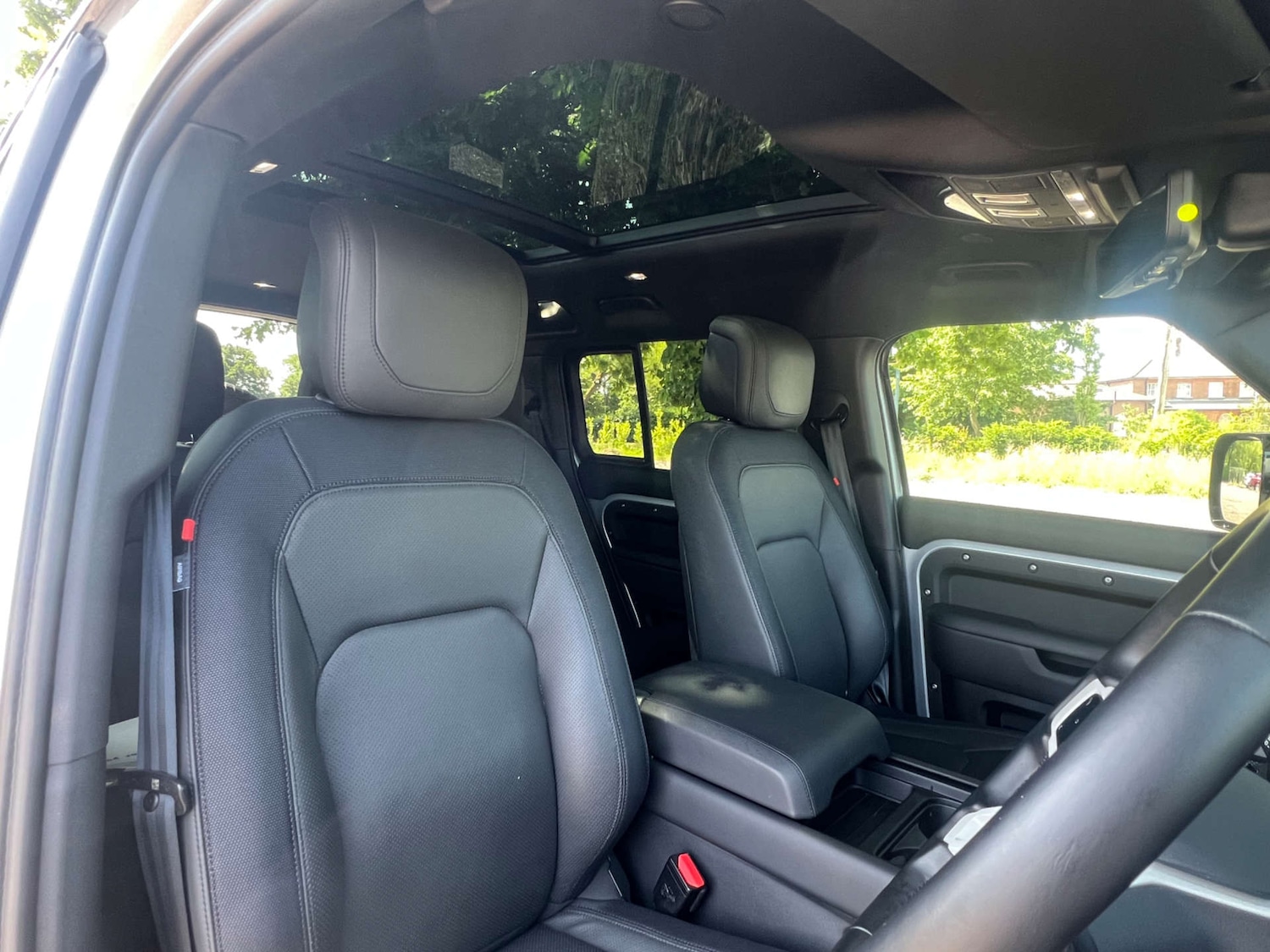 Used Land Rover Defender 2023 for sale - 77523109: Photo 8