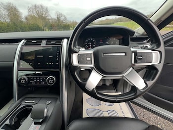 Used Land Rover Discovery 2023 for sale - 79368709: Photo