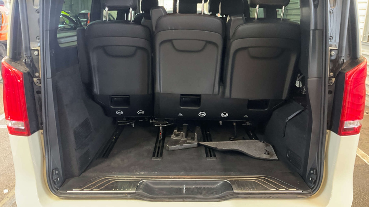 Used Mercedes-Benz V-Class 2021 for sale - 77045737: Photo 11