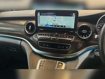 Used Mercedes-Benz V-Class 2021 for sale - 77045737: Photo