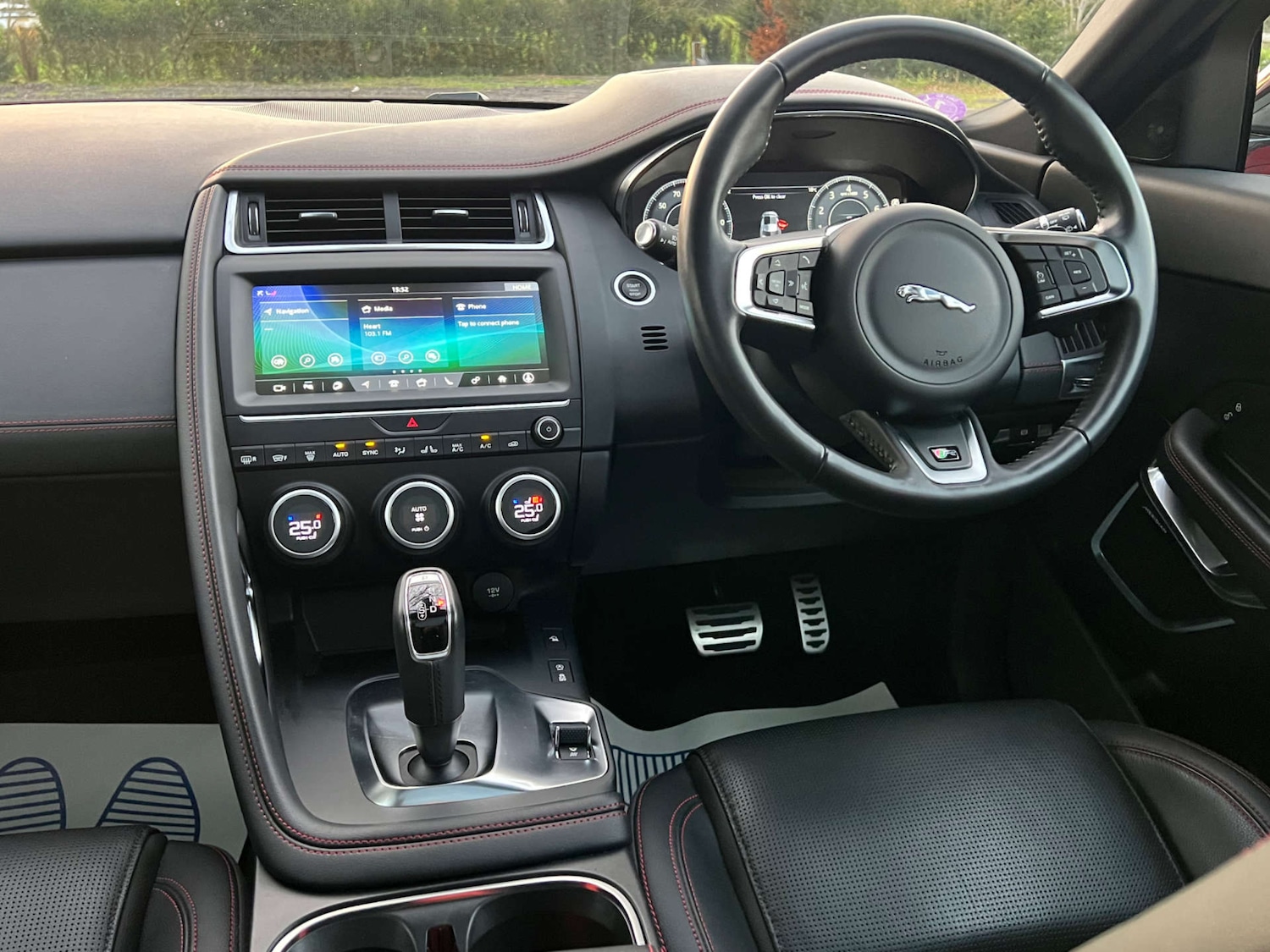 Used Jaguar E-Pace 2020 for sale - 76762536: Photo 28