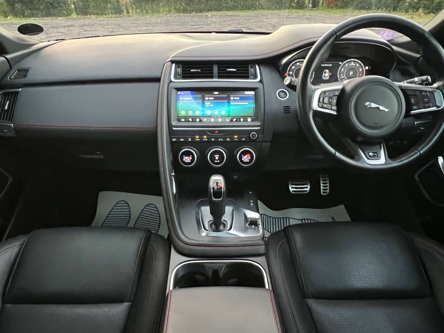 Used Jaguar E-Pace 2020 for sale - 76762536: Photo 42