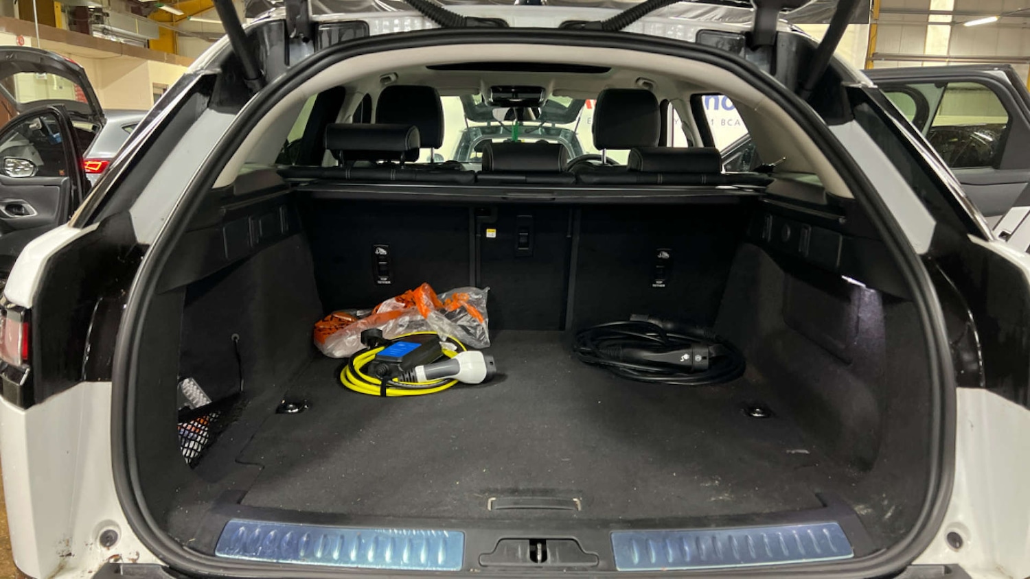 Used Land Rover Range Rover Velar 2023 for sale - 76391179: Photo 10