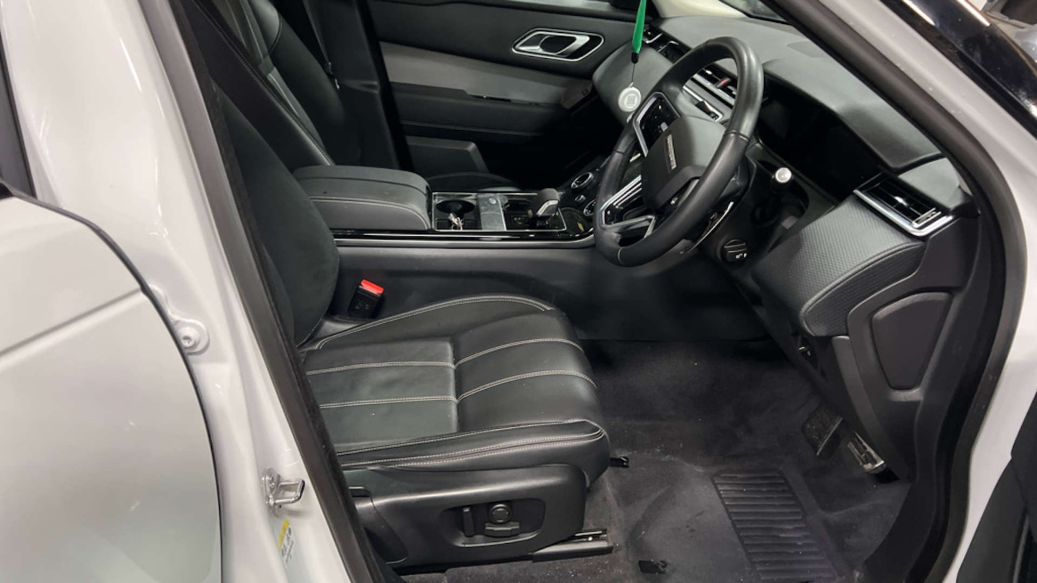 Used Land Rover Range Rover Velar 2023 for sale - 76391179: Photo 13