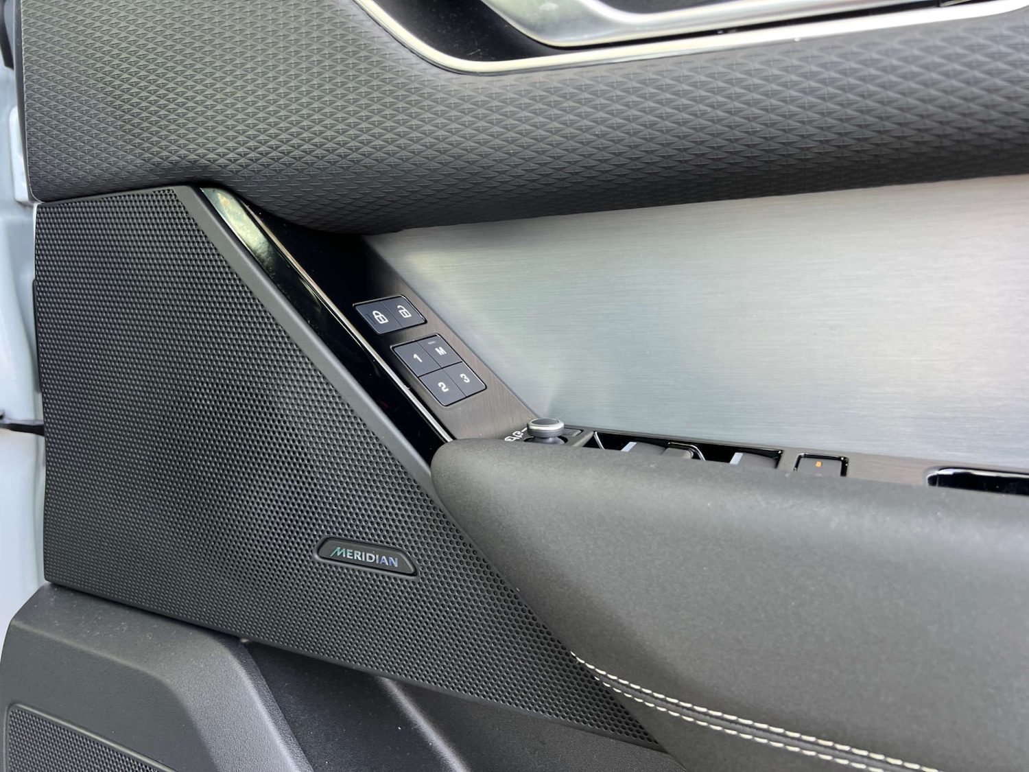 Used Land Rover Range Rover Velar 2023 for sale - 76391179: Photo 32