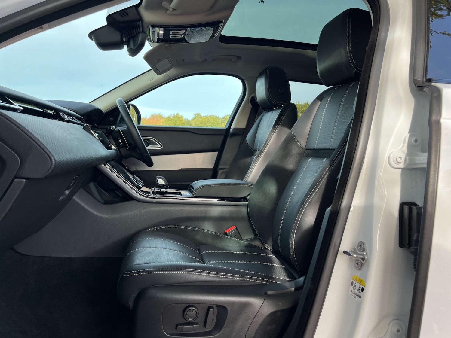 Used Land Rover Range Rover Velar 2023 for sale - 76391179: Photo 42