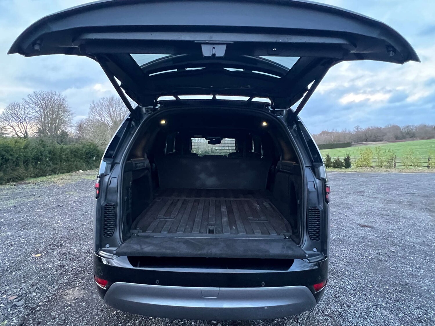 Used Land Rover Discovery 2024 for sale - 77296449: Photo 11