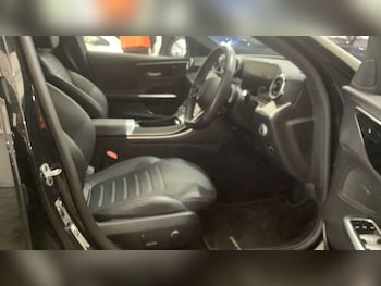 Used Mercedes-Benz C Class 2023 for sale - 76726105: Photo